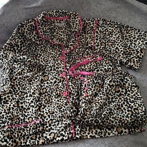 New but tag fell off Cheetah print Pajamas